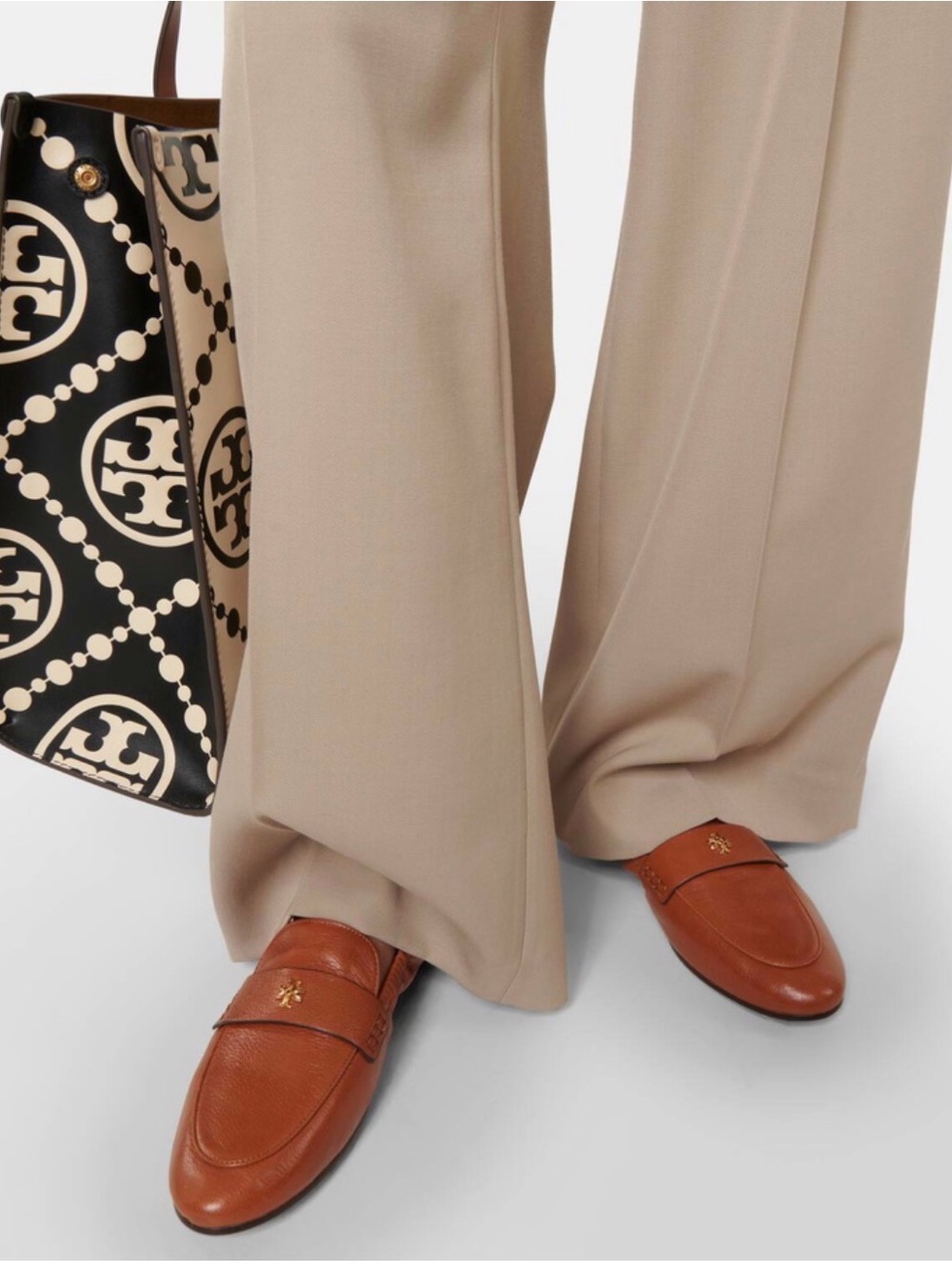 Tory Burch Brown Leather Loafers sz 38